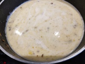 Soupe de champignons aux amandes