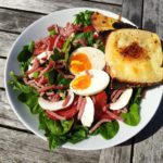 Salade de pousses d'épinards au bacon