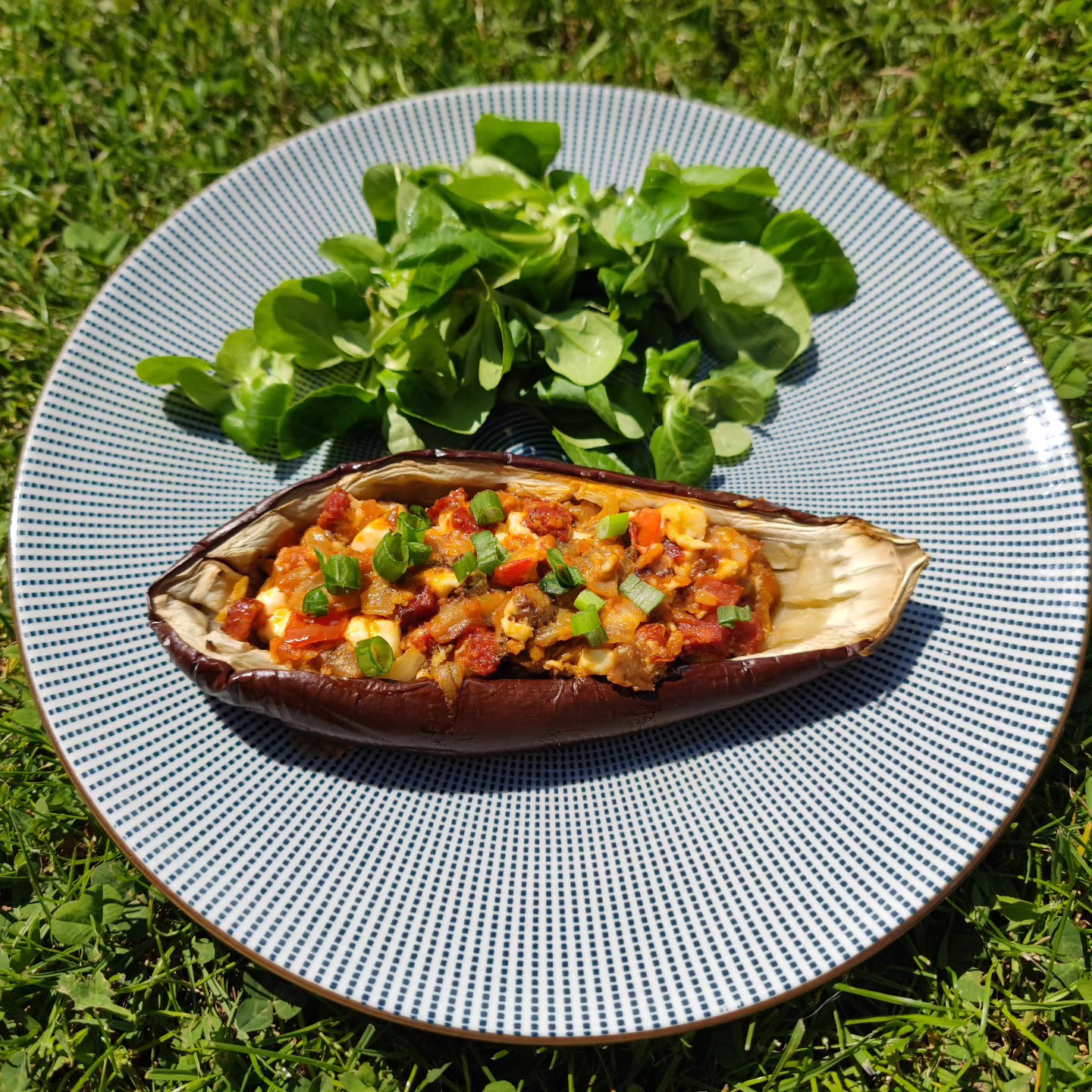 Quand tu as de la #feta des #aubergines et du #chorizo qui traînent, c'est l'heure de préparer une #aubergine farcie !
#foodporn #instafood #food #yummy