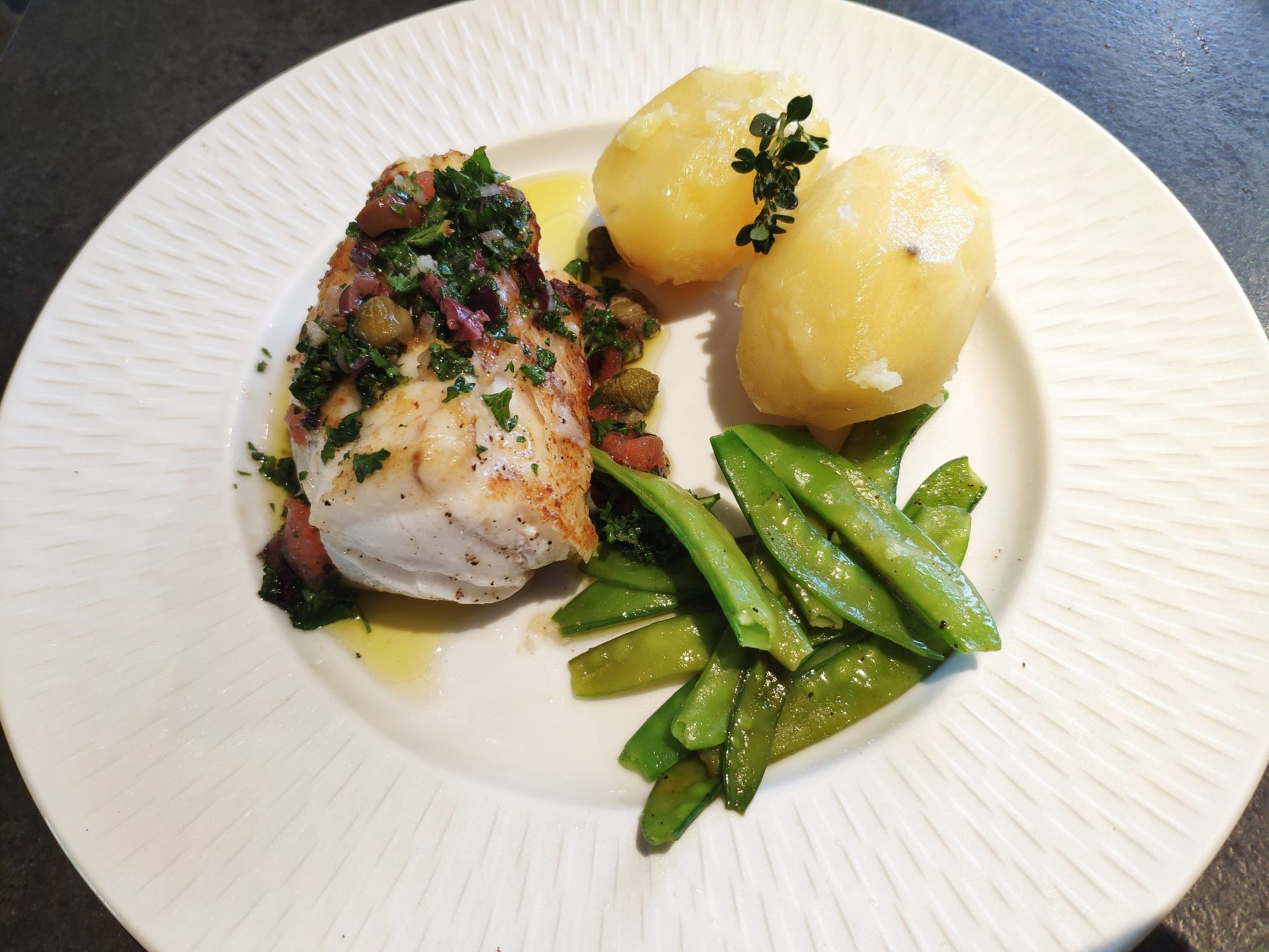 Queue de lotte poêlée et sa sauce vierge - Bouillon Maison