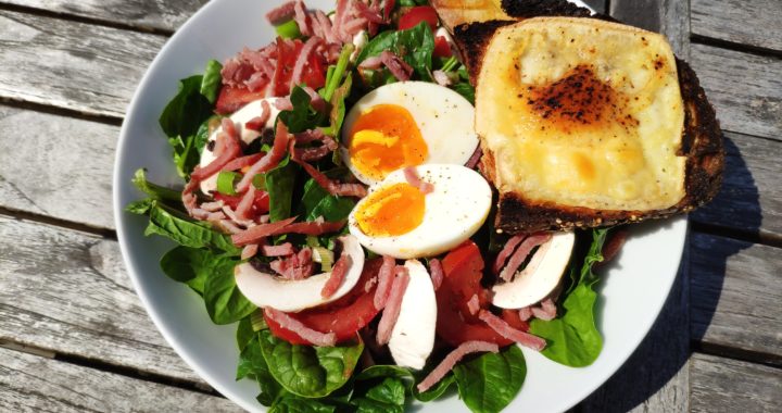 Salade de pousses d'épinards au bacon