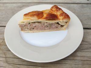 Tourte de colvert au poivre vert et pistaches