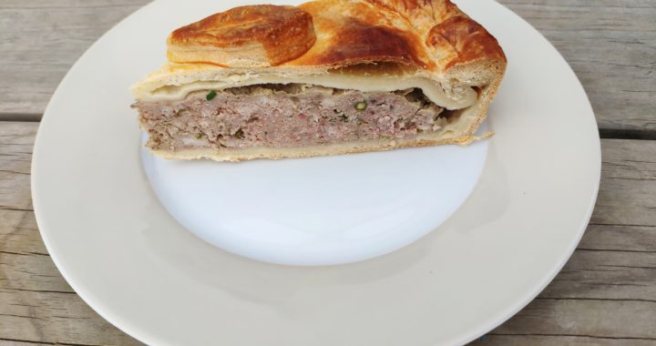 Tourte de colvert au poivre vert et pistaches