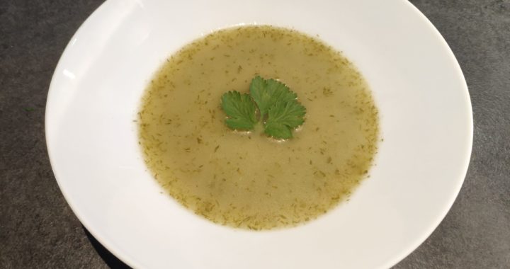 Soupe de fanes de carottes