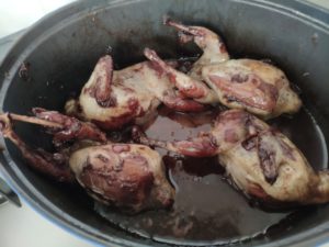 Cailles au vin rouge