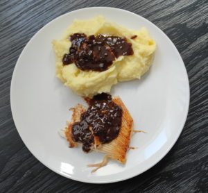 Raie au vinaigre et sa purée de pommes de terre